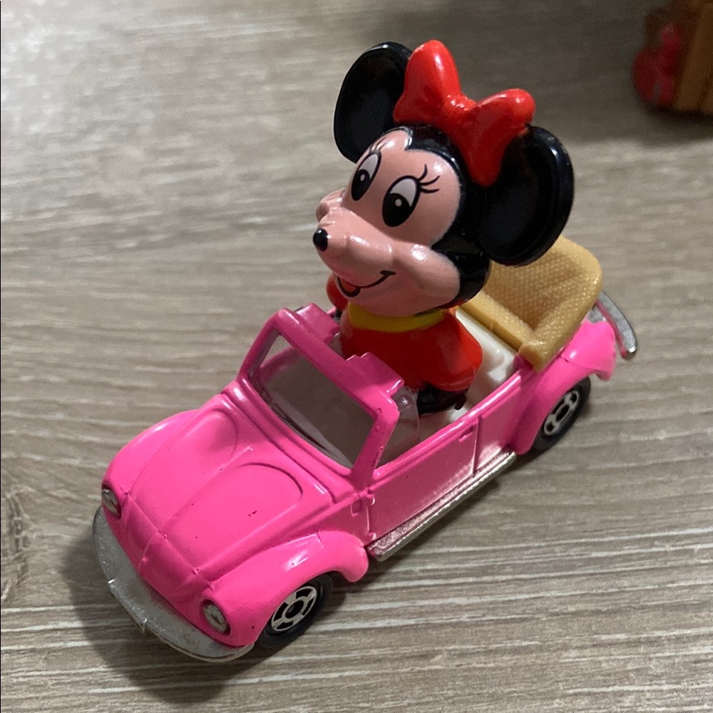 Vintage 1983 TOMY Minnie Mouse Pink Beetle Convertible No. PD-6 Walt Disney Toy